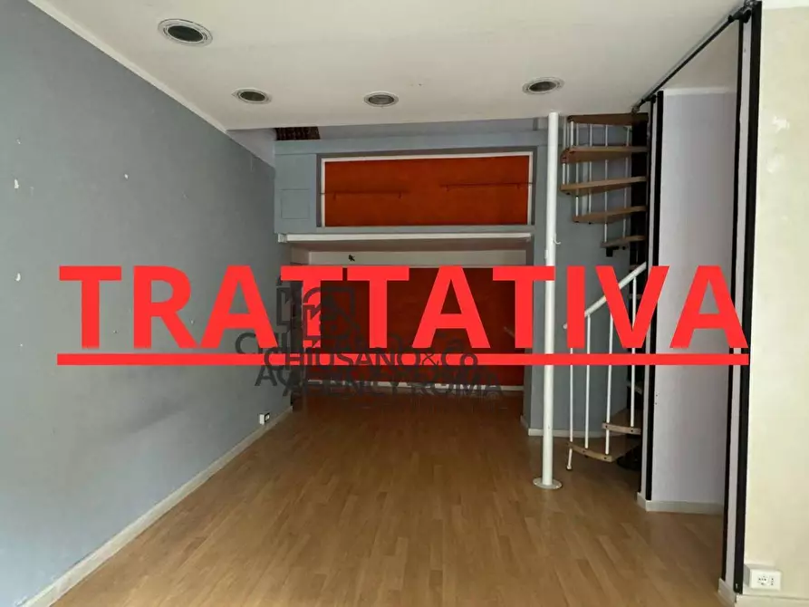 Immagine 4 di Locale commerciale in affitto  in Via Tommaso Da Celano 114 a Roma