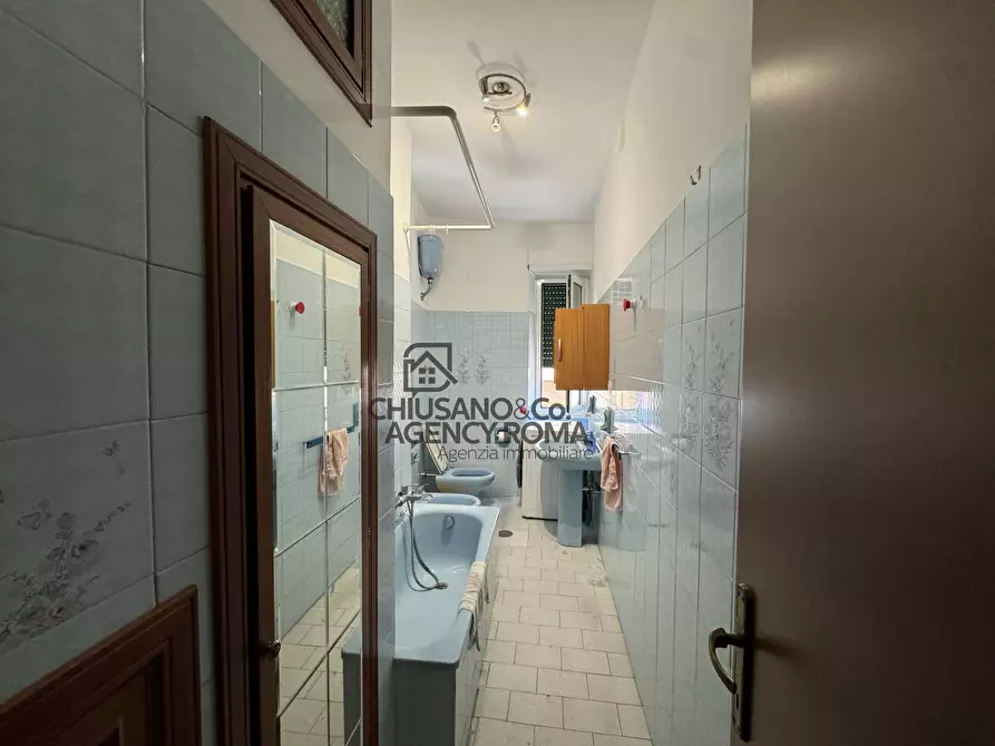 Immagine 11 di Appartamento in affitto  in Via Statonia 10 a Roma