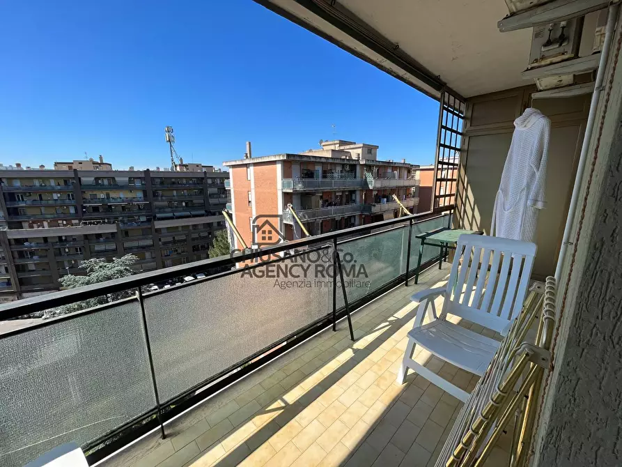 Immagine 10 di Appartamento in vendita  in Via Francesco Tovaglieri 392 a Roma