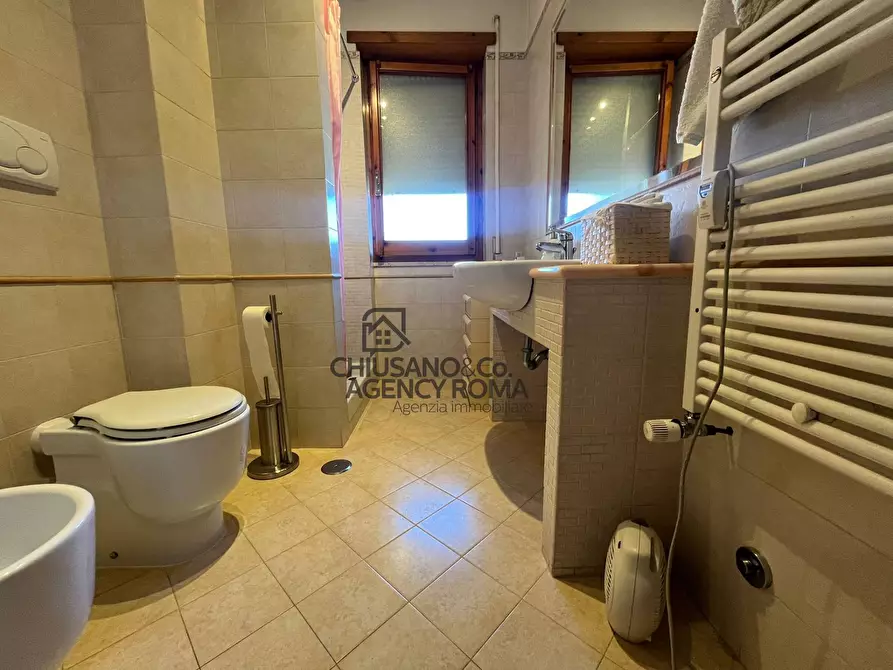 Immagine 18 di Appartamento in vendita  in Via Francesco Tovaglieri 392 a Roma