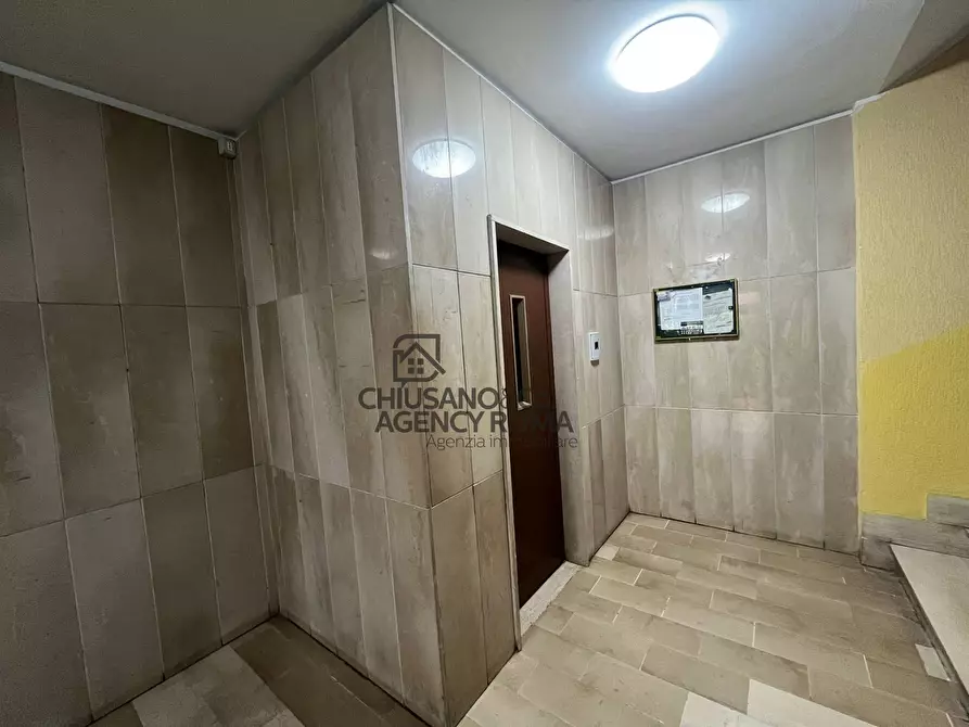 Immagine 30 di Appartamento in vendita  in Via Francesco Tovaglieri 392 a Roma