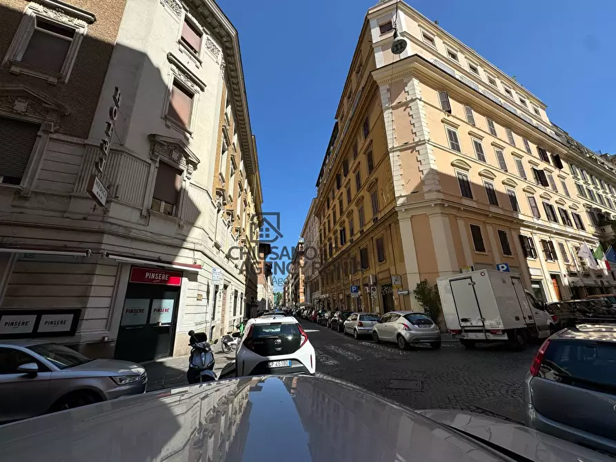 Immagine 5 di Locale commerciale in vendita  in Via Flavia 69/71 a Roma