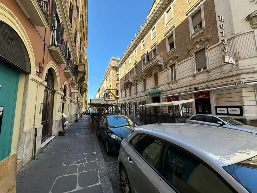Immagine 10 di Locale commerciale in vendita  in Via Flavia 69/71 a Roma