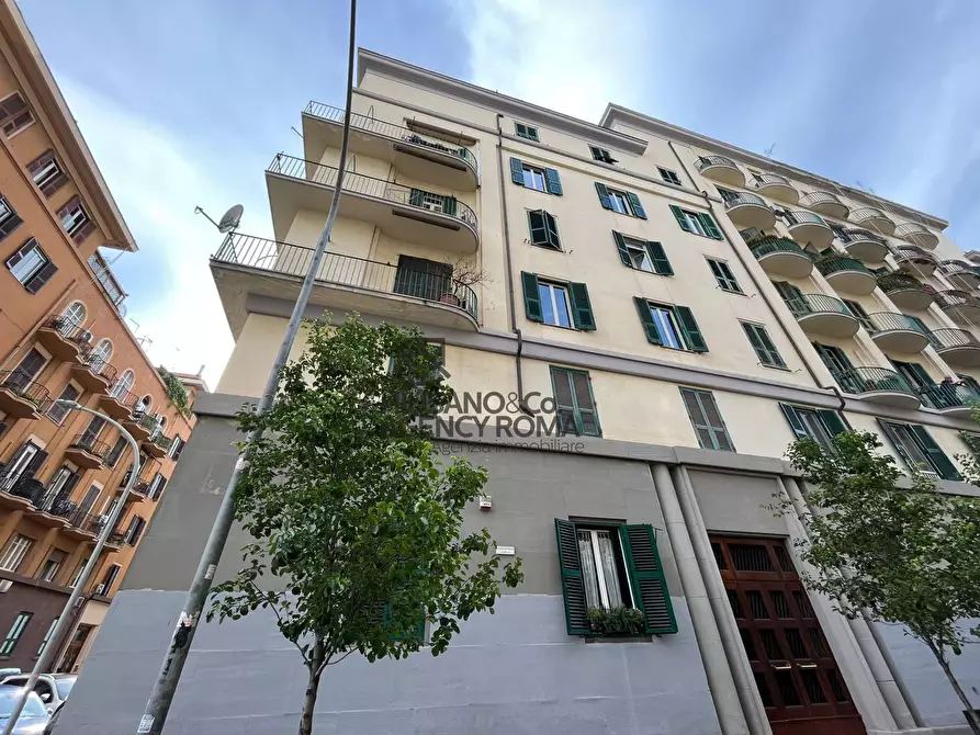 Immagine 2 di Appartamento in vendita  in Via Imera 6 a Roma