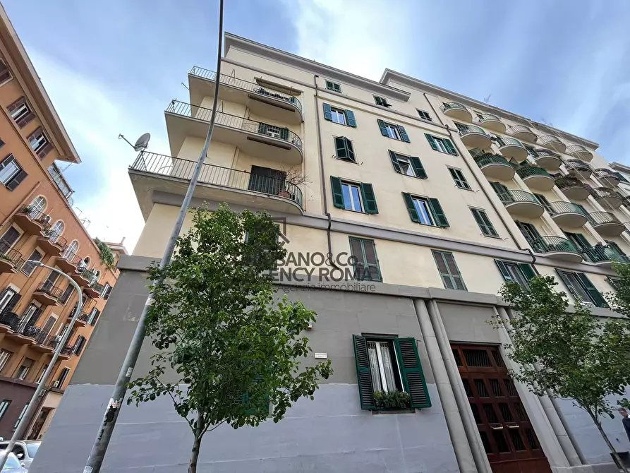 Immagine 3 di Appartamento in vendita  in Via Imera 6 a Roma