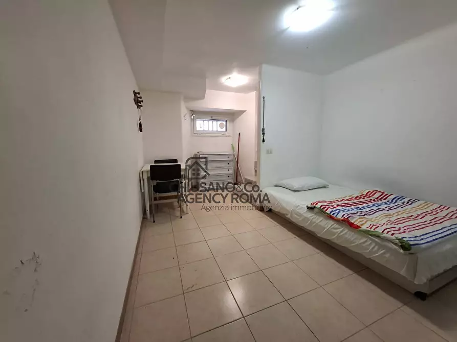 Immagine 10 di Appartamento in vendita  in Via Imera 6 a Roma