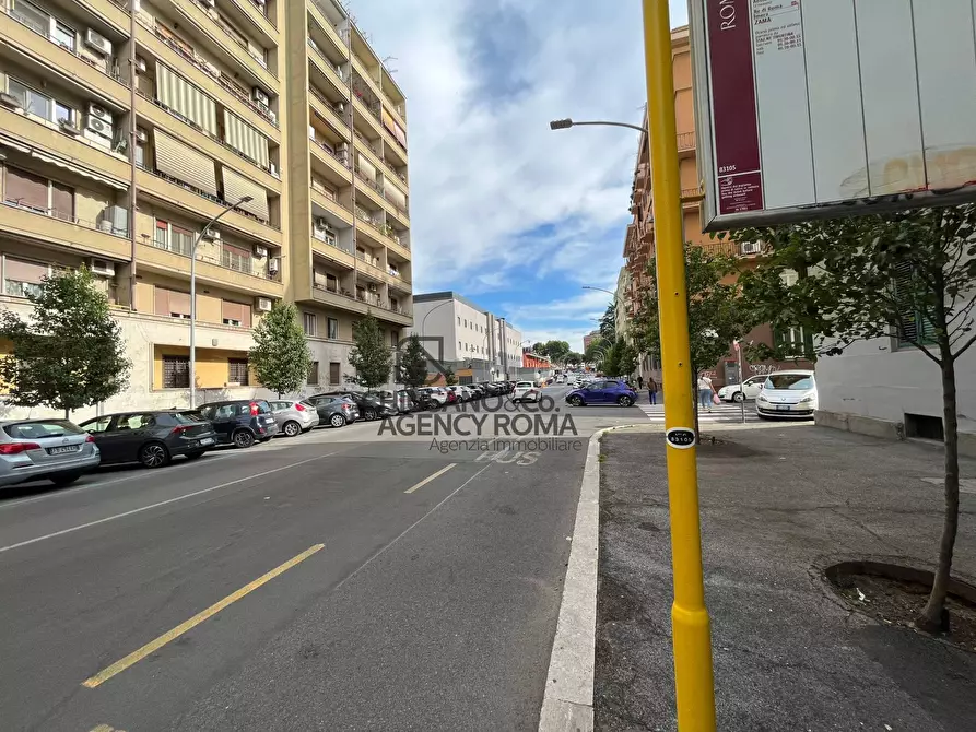 Immagine 15 di Appartamento in vendita  in Via Imera 6 a Roma
