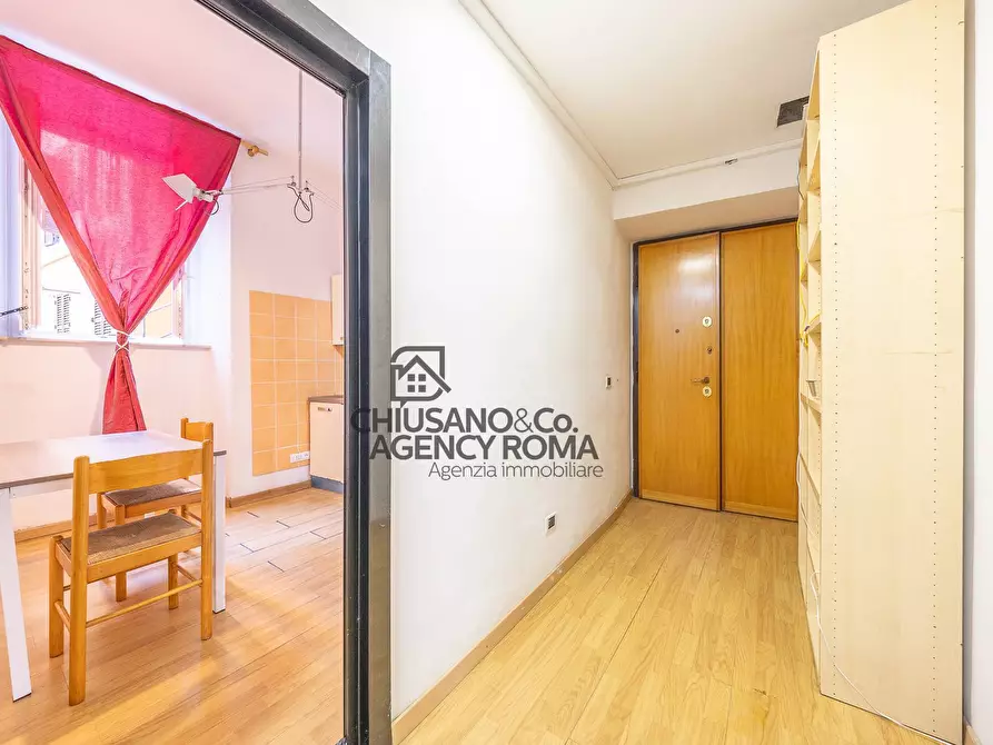 Immagine 9 di Appartamento in vendita  in Via Mirandola 30 a Roma