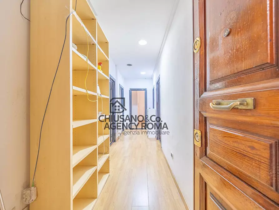 Immagine 3 di Appartamento in vendita  in Via Mirandola 30 a Roma