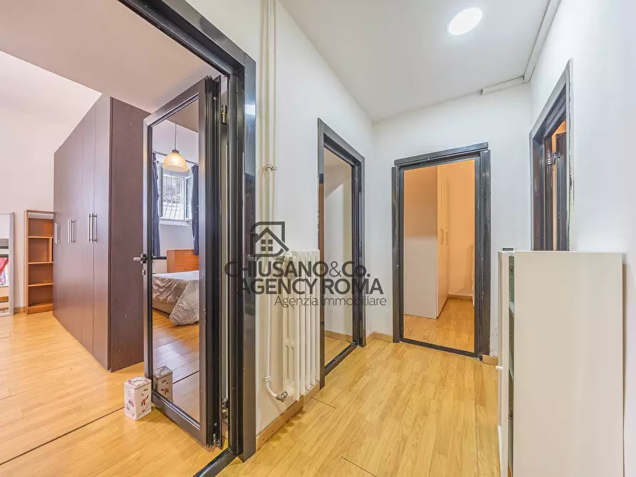 Immagine 8 di Appartamento in vendita  in Via Mirandola 30 a Roma