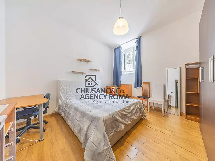 Immagine 5 di Appartamento in vendita  in Via Mirandola 30 a Roma