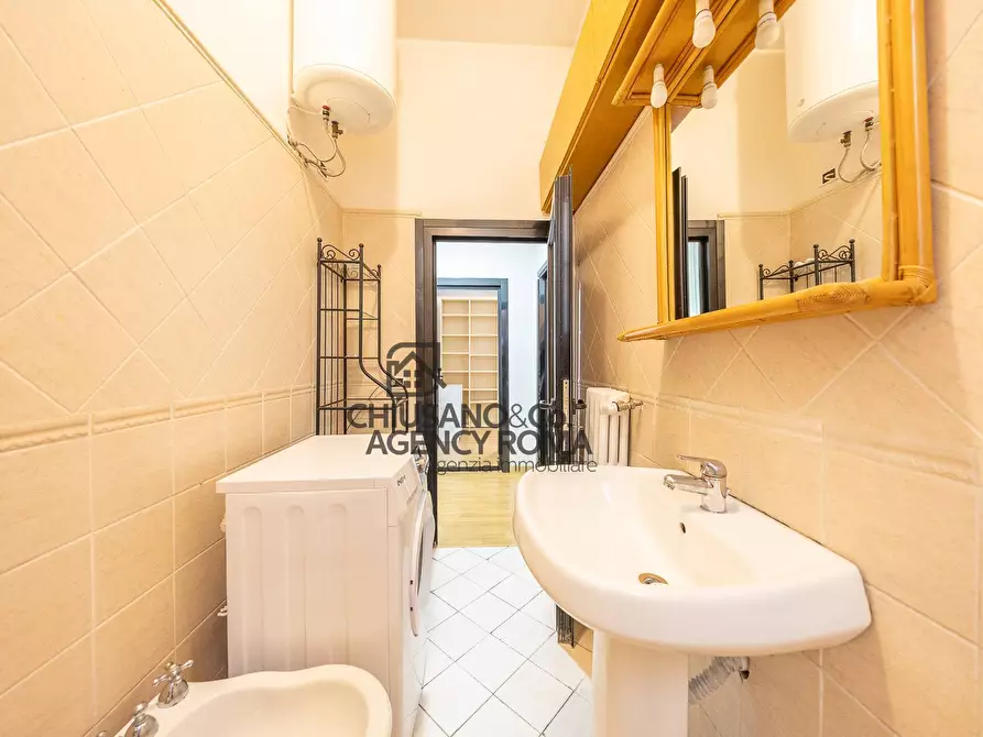 Immagine 24 di Appartamento in vendita  in Via Mirandola 30 a Roma