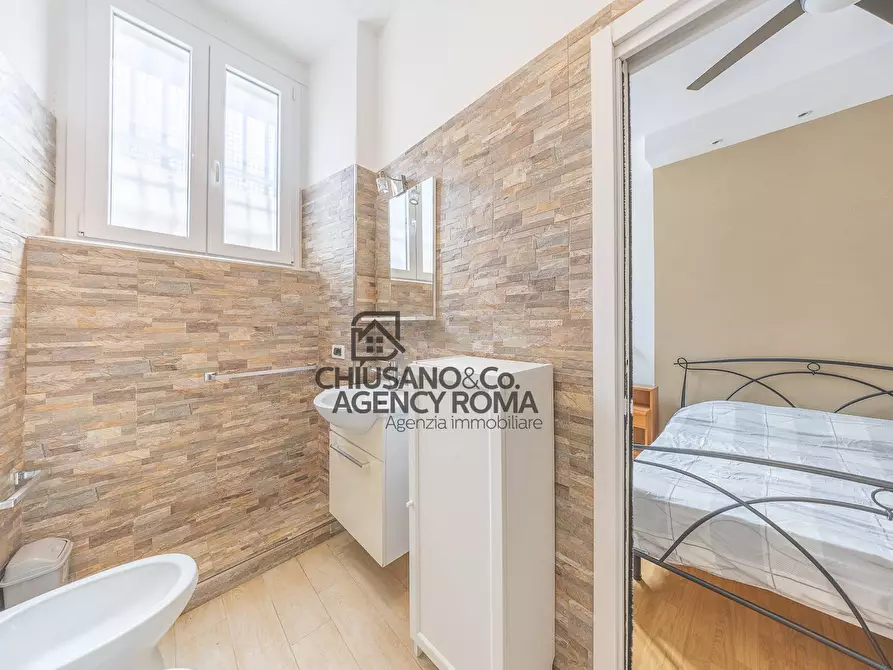 Immagine 36 di Appartamento in vendita  in Via Mirandola 30 a Roma