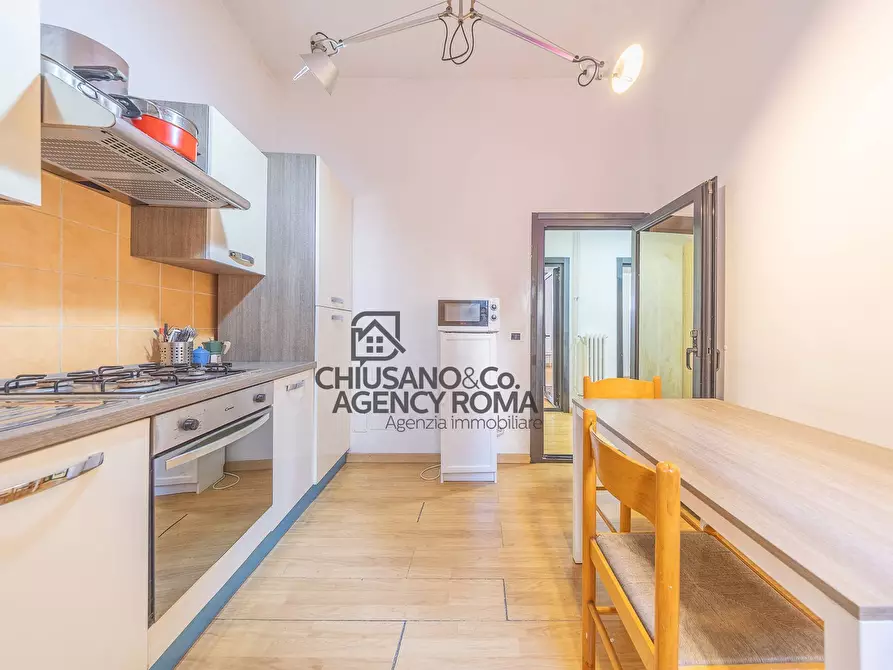 Immagine 14 di Appartamento in vendita  in Via Mirandola 30 a Roma