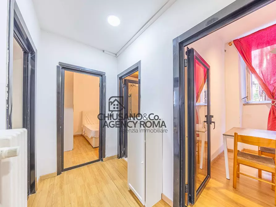 Immagine 10 di Appartamento in vendita  in Via Mirandola 30 a Roma