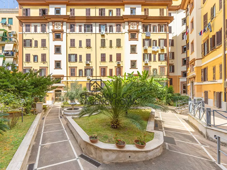 appartamento in vendita a Roma in zona Tuscolano
