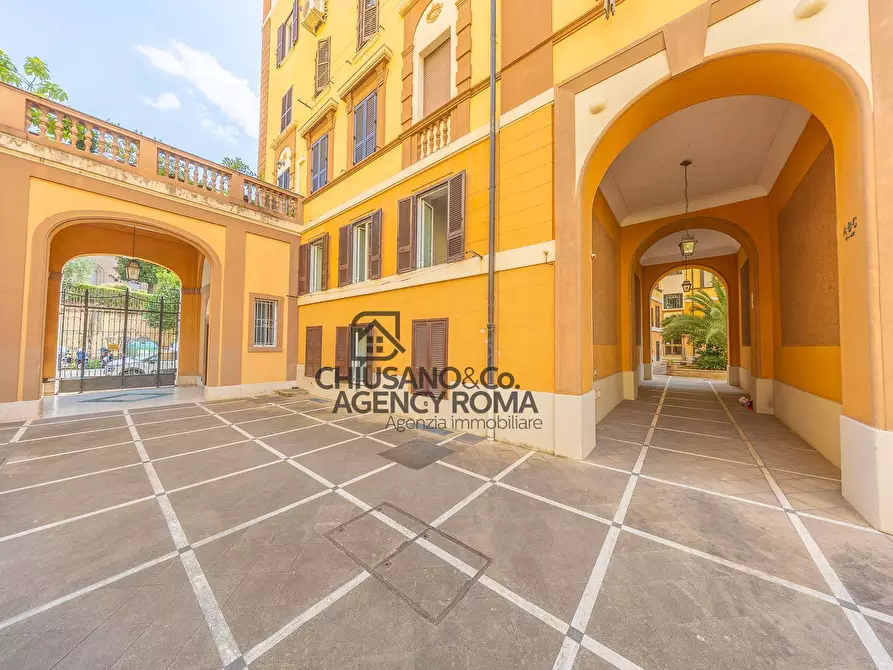 Immagine 40 di Appartamento in vendita  in Via Mirandola 30 a Roma
