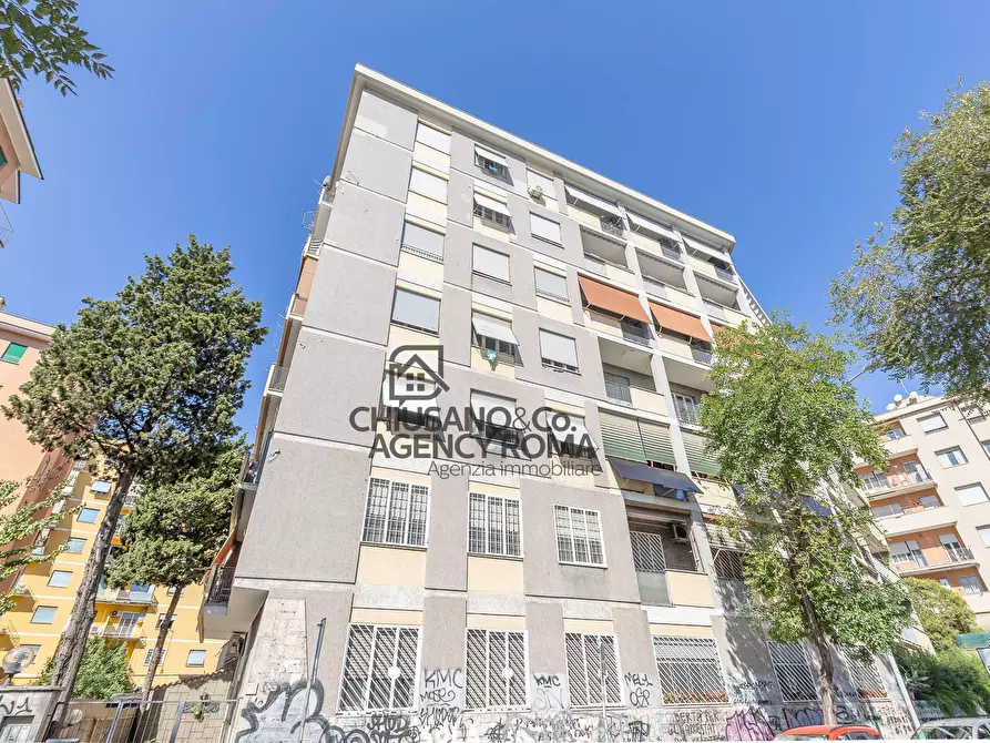 Immagine 41 di Appartamento in vendita  in Viale Palmiro Togliatti 75 a Roma