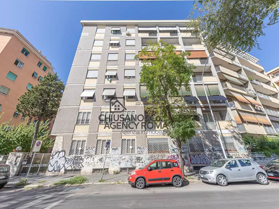 Immagine 44 di Appartamento in vendita  in Viale Palmiro Togliatti 75 a Roma