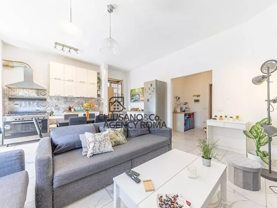 Immagine 5 di Appartamento in vendita  in Viale Palmiro Togliatti 75 a Roma