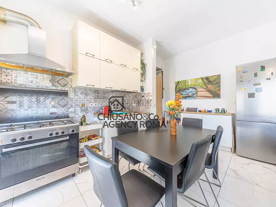 Immagine 9 di Appartamento in vendita  in Viale Palmiro Togliatti 75 a Roma