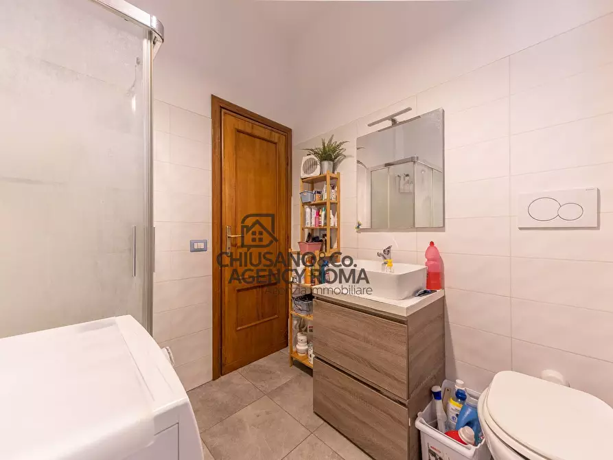 Immagine 12 di Appartamento in vendita  in Viale Palmiro Togliatti 75 a Roma