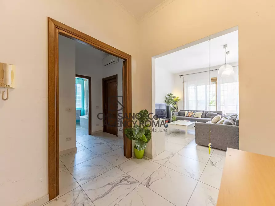 Immagine 17 di Appartamento in vendita  in Viale Palmiro Togliatti 75 a Roma