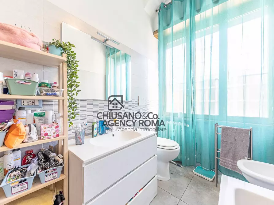 Immagine 19 di Appartamento in vendita  in Viale Palmiro Togliatti 75 a Roma