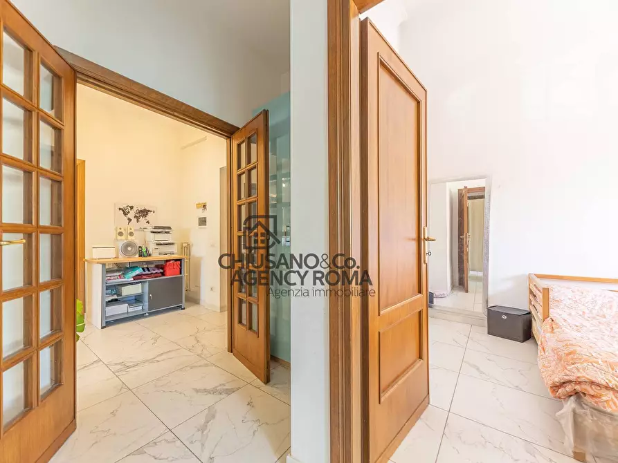 Immagine 25 di Appartamento in vendita  in Viale Palmiro Togliatti 75 a Roma