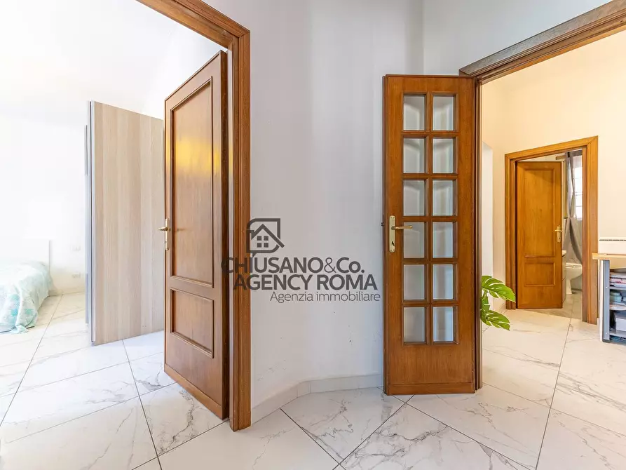 Immagine 26 di Appartamento in vendita  in Viale Palmiro Togliatti 75 a Roma