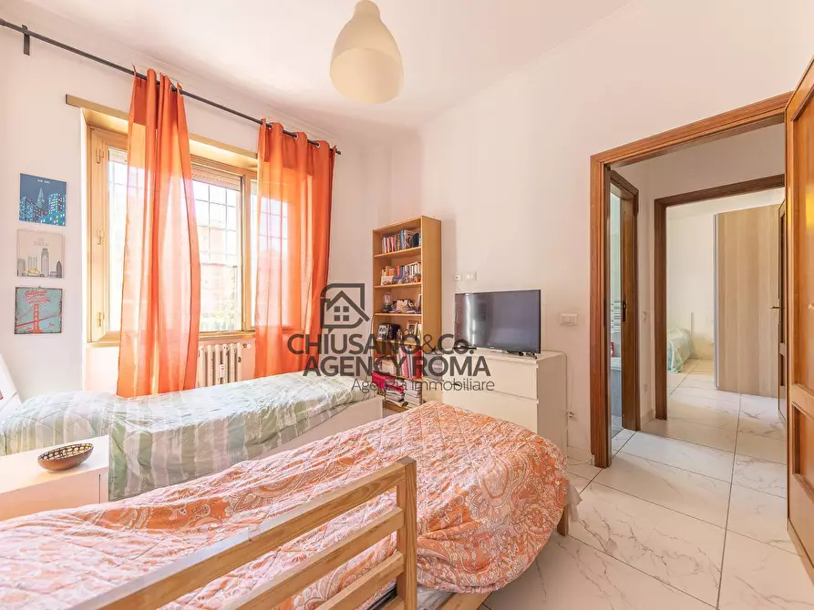 Immagine 33 di Appartamento in vendita  in Viale Palmiro Togliatti 75 a Roma