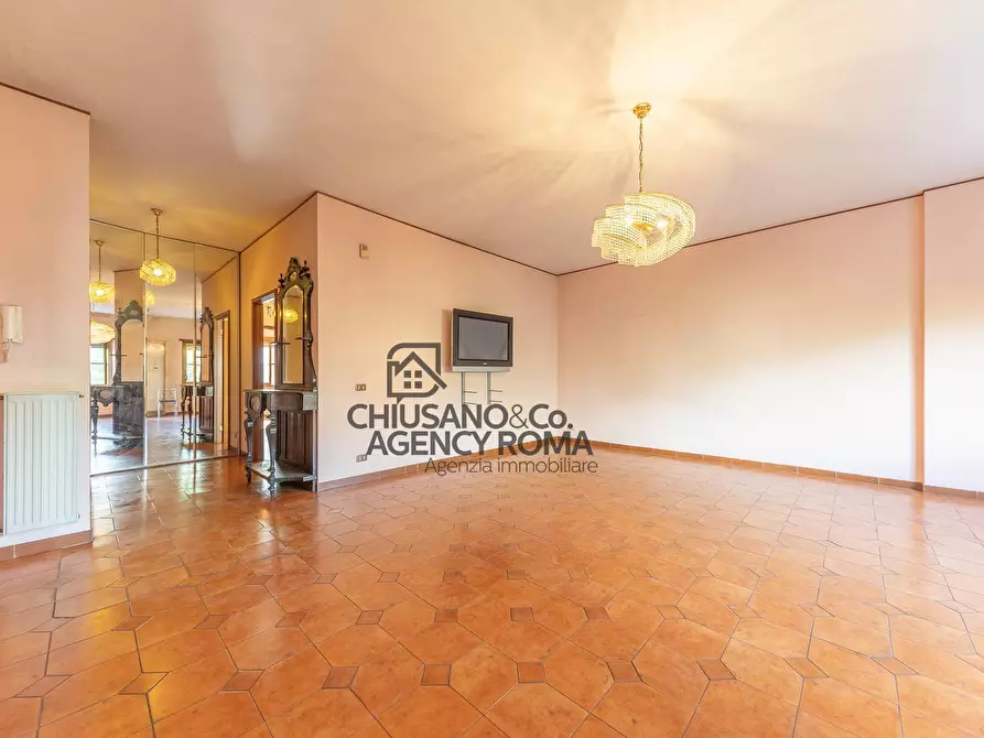 Immagine 2 di Appartamento in vendita  in Via Montauro 4 a Roma