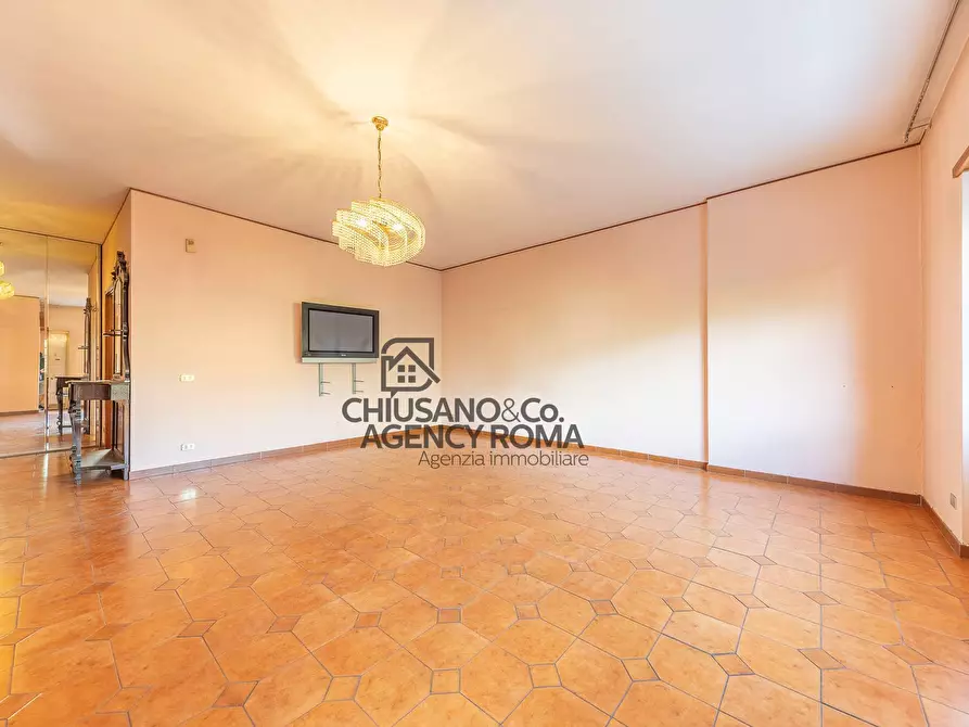 Immagine 6 di Appartamento in vendita  in Via Montauro 4 a Roma