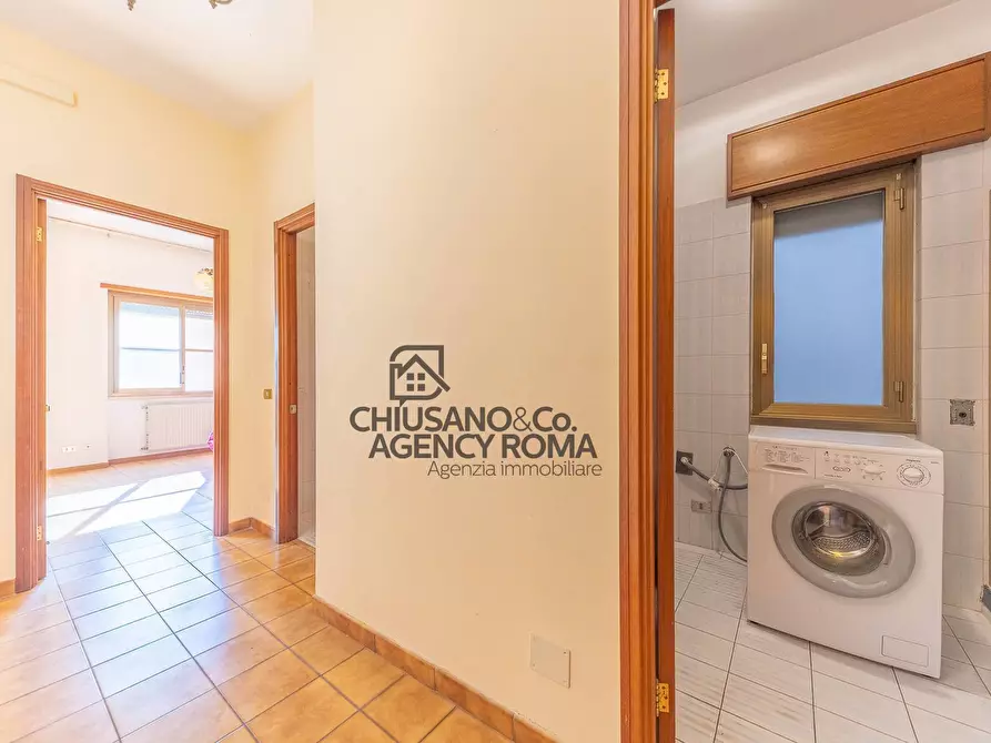 Immagine 31 di Appartamento in vendita  in Via Montauro 4 a Roma