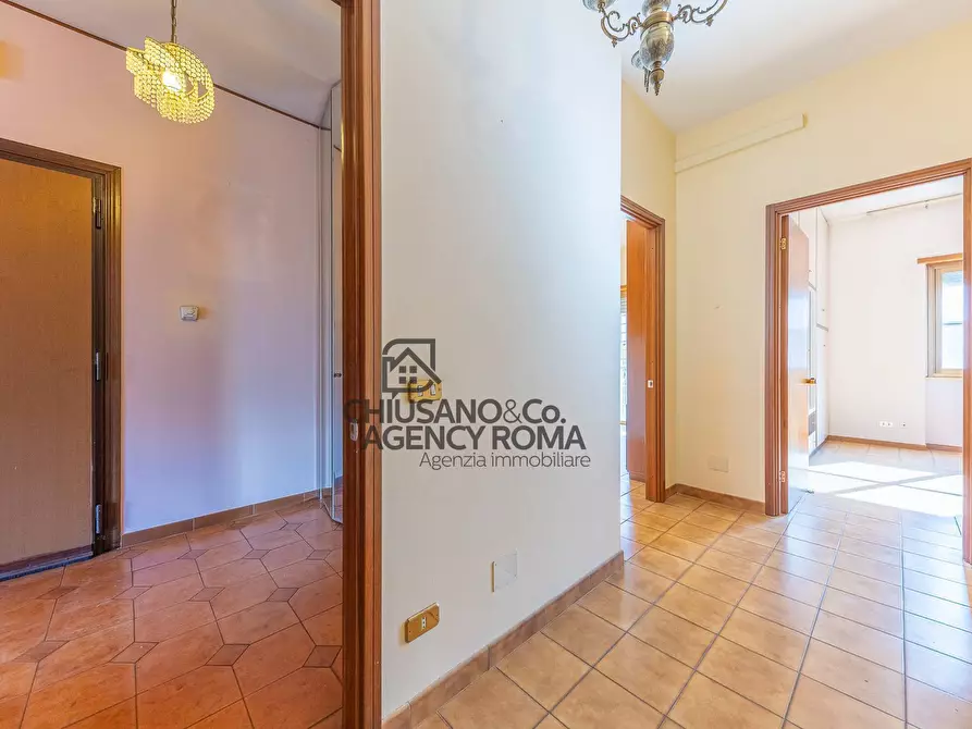 Immagine 12 di Appartamento in vendita  in Via Montauro 4 a Roma