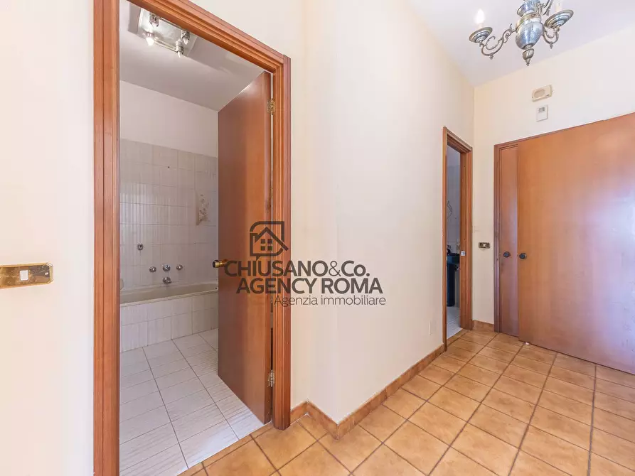 Immagine 22 di Appartamento in vendita  in Via Montauro 4 a Roma