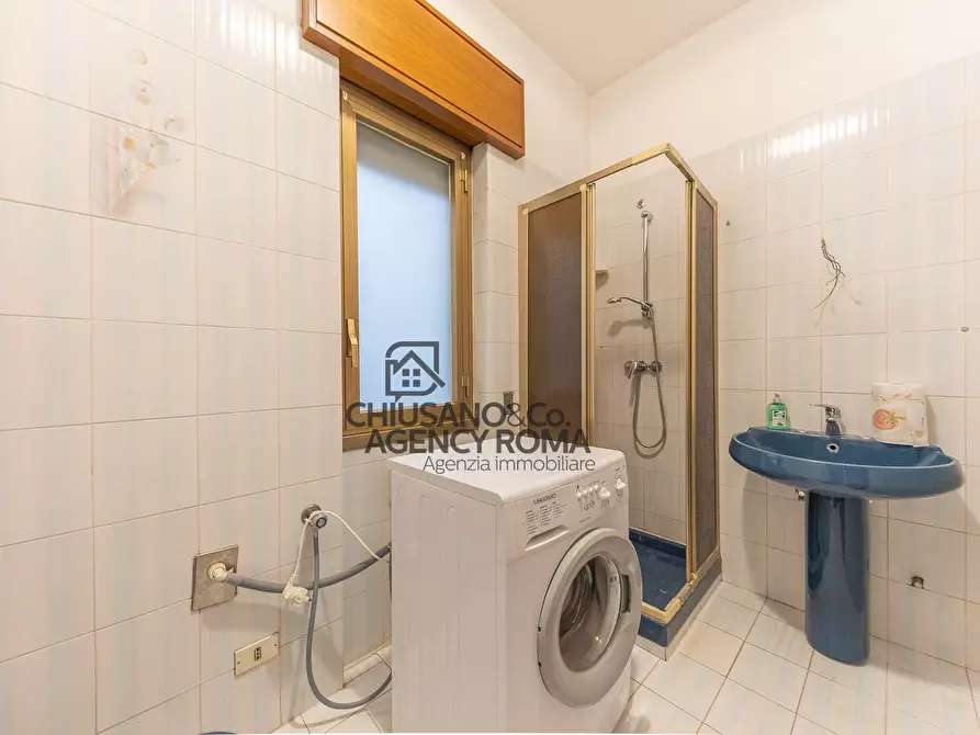 Immagine 32 di Appartamento in vendita  in Via Montauro 4 a Roma