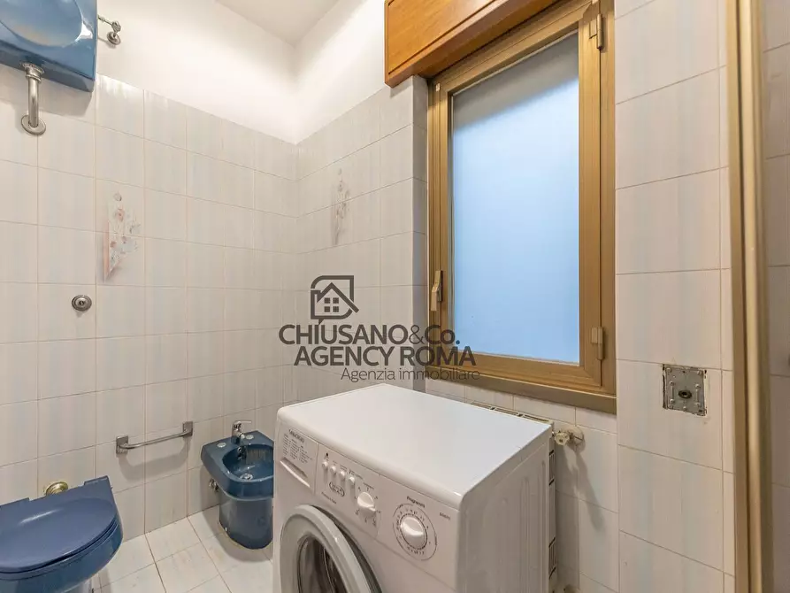 Immagine 33 di Appartamento in vendita  in Via Montauro 4 a Roma