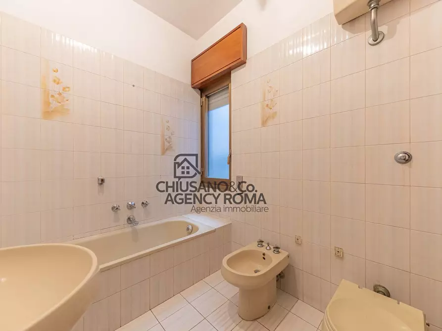 Immagine 24 di Appartamento in vendita  in Via Montauro 4 a Roma