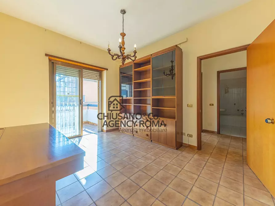 Immagine 14 di Appartamento in vendita  in Via Montauro 4 a Roma