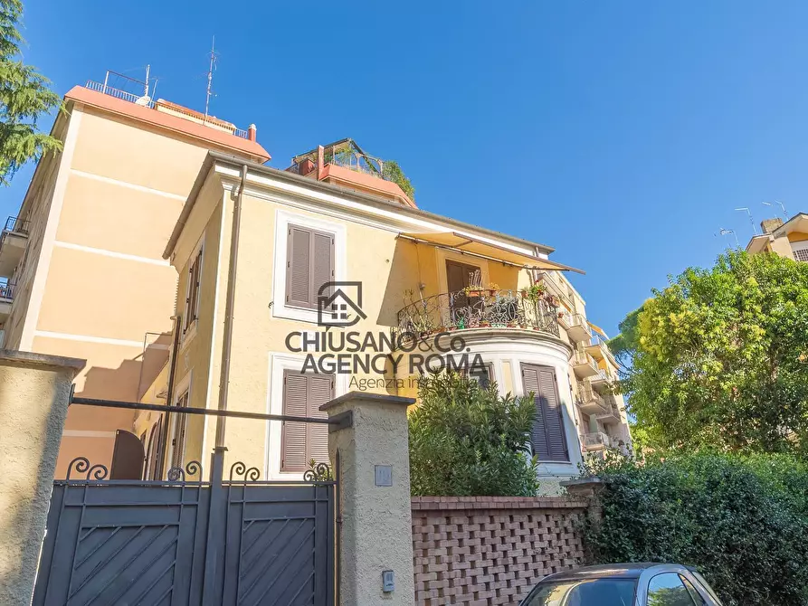 Immagine 39 di Appartamento in vendita  in Via Capo Peloro a Roma