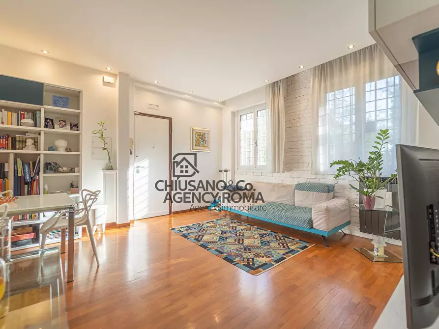 Immagine 2 di Appartamento in vendita  in Via Capo Peloro a Roma