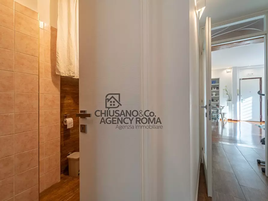 Immagine 19 di Appartamento in vendita  in Via Capo Peloro a Roma