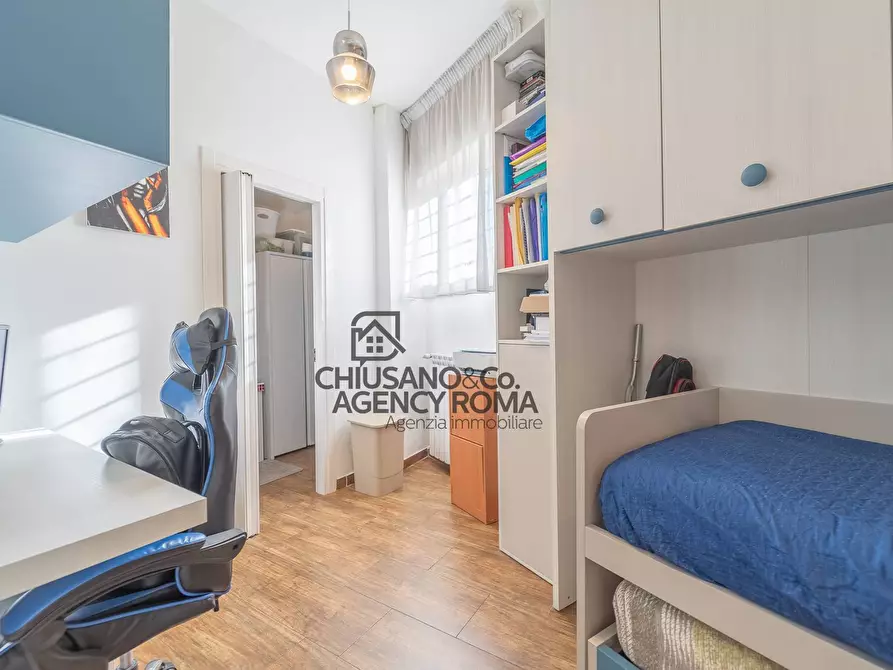 Immagine 15 di Appartamento in vendita  in Via Capo Peloro a Roma