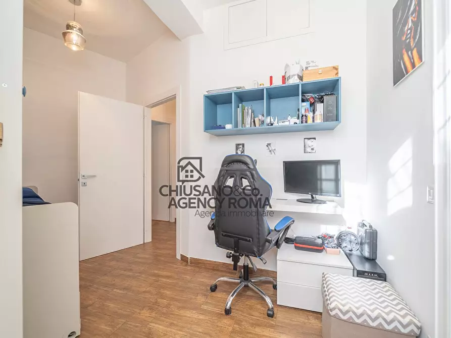 Immagine 17 di Appartamento in vendita  in Via Capo Peloro a Roma