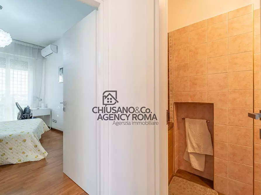Immagine 30 di Appartamento in vendita  in Via Capo Peloro a Roma