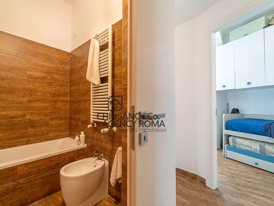 Immagine 20 di Appartamento in vendita  in Via Capo Peloro a Roma