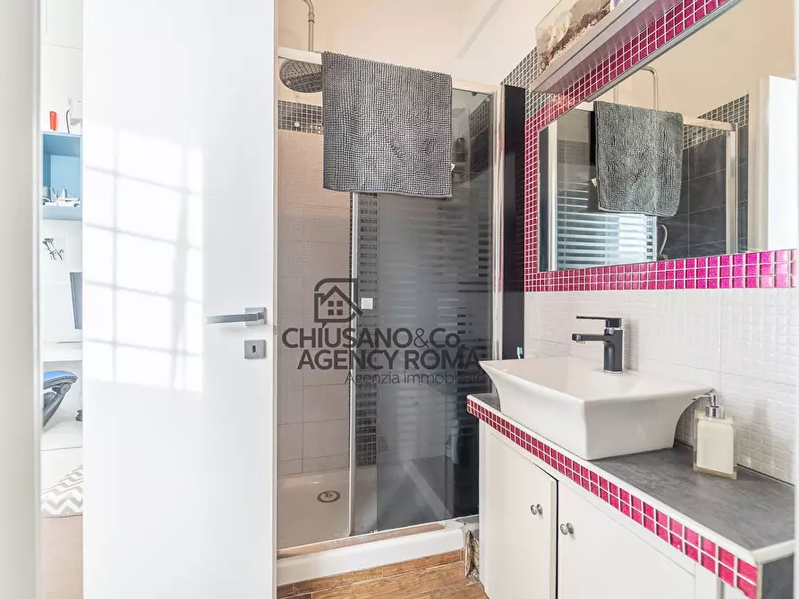 Immagine 33 di Appartamento in vendita  in Via Capo Peloro a Roma