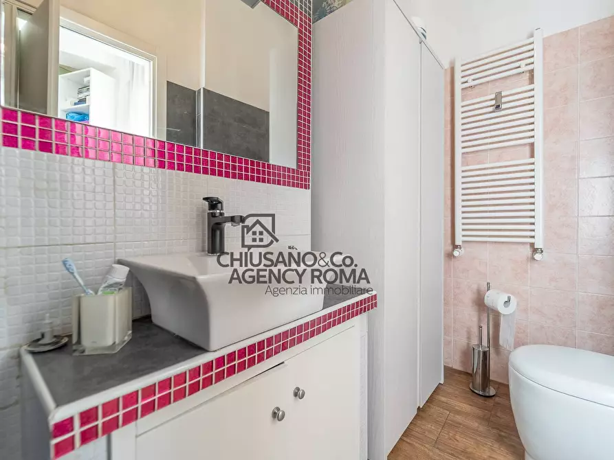 Immagine 32 di Appartamento in vendita  in Via Capo Peloro a Roma