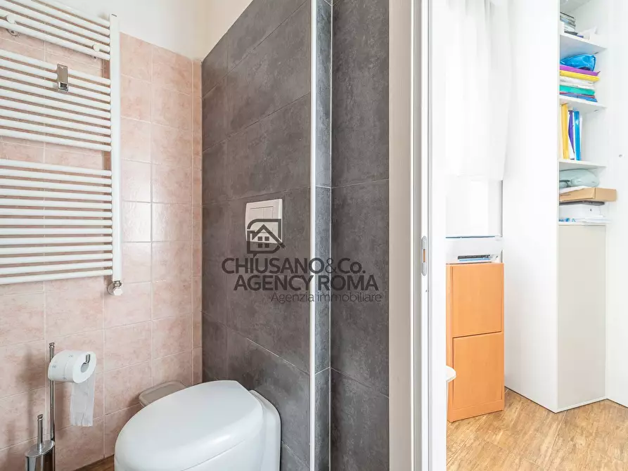 Immagine 31 di Appartamento in vendita  in Via Capo Peloro a Roma